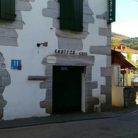 Hostal Ekaitza Lesaka Exterior foto