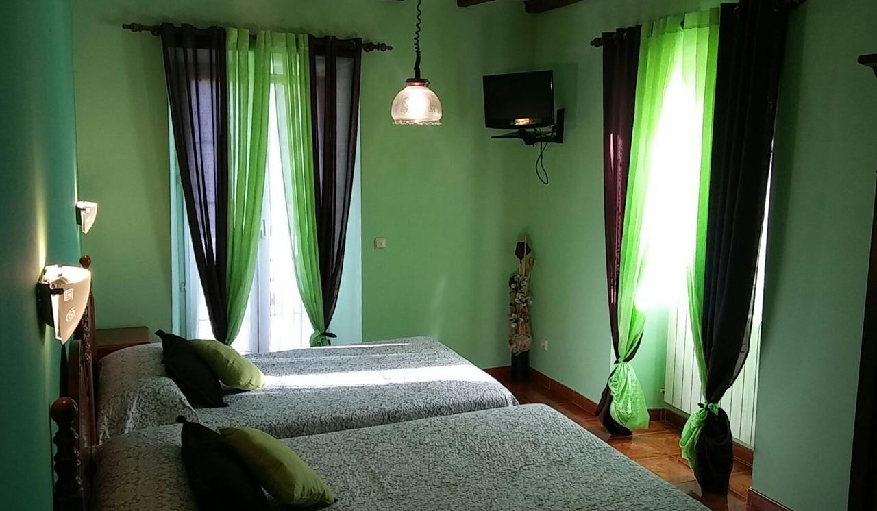 Hostal Ekaitza Lesaka Exterior foto