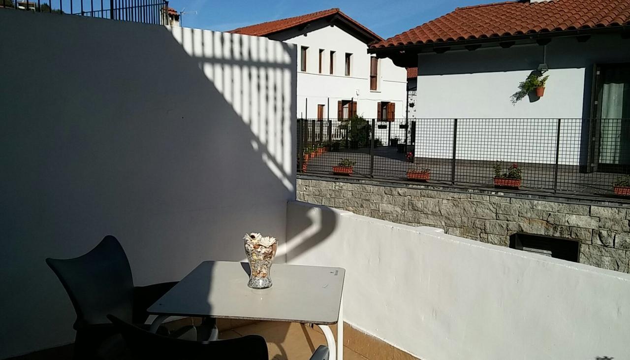 Hostal Ekaitza Lesaka Exterior foto