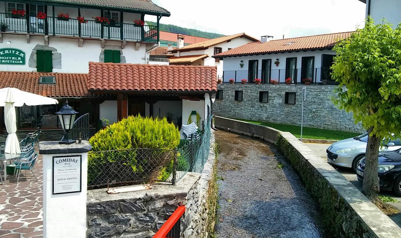 Hostal Ekaitza Lesaka Exterior foto