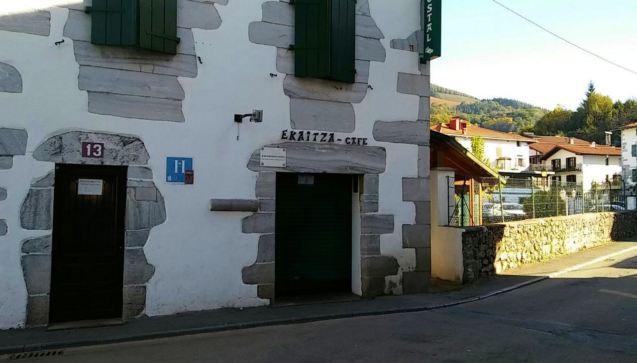 Hostal Ekaitza Lesaka Exterior foto