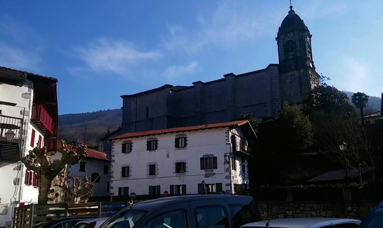 Hostal Ekaitza Lesaka Exterior foto
